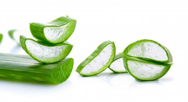 I vantaggi dell'utilizzo di Aloe Vera, cellule staminali di orchidea e miele di Manuka; insieme per la cura della pelle